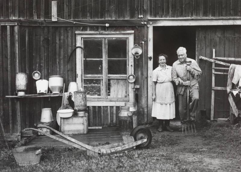 Anna-Kajsa och Pelle Öhman på Ystgården, Släktgård i Mädan