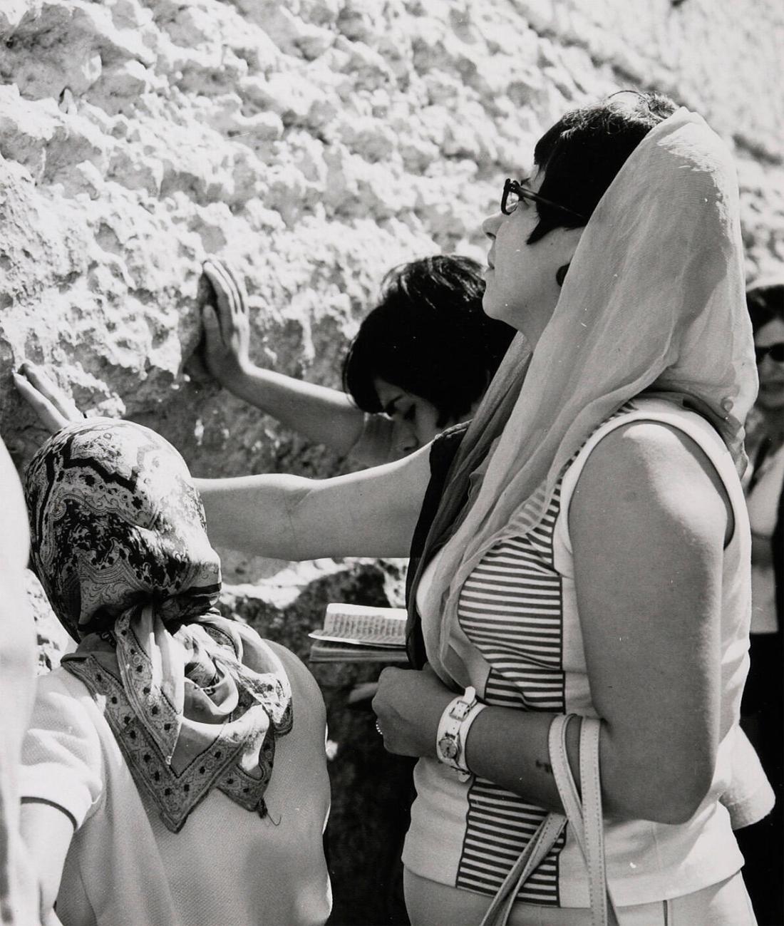 Israel. Jerusalem, Women at the Wailing Wall