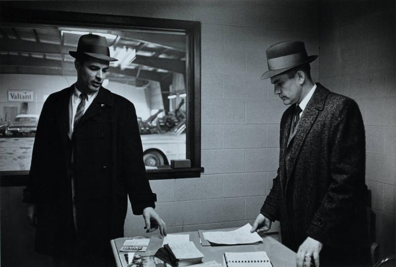 Harold et Norman Weaver, concessionnaires Chrysler, Galesburg Illinois USA