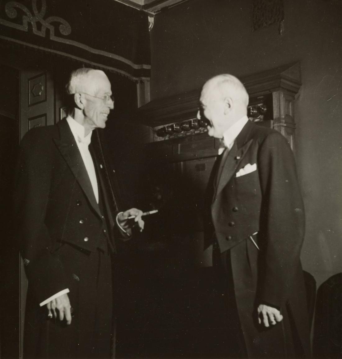 Gustaf V och operachefen John Forsell