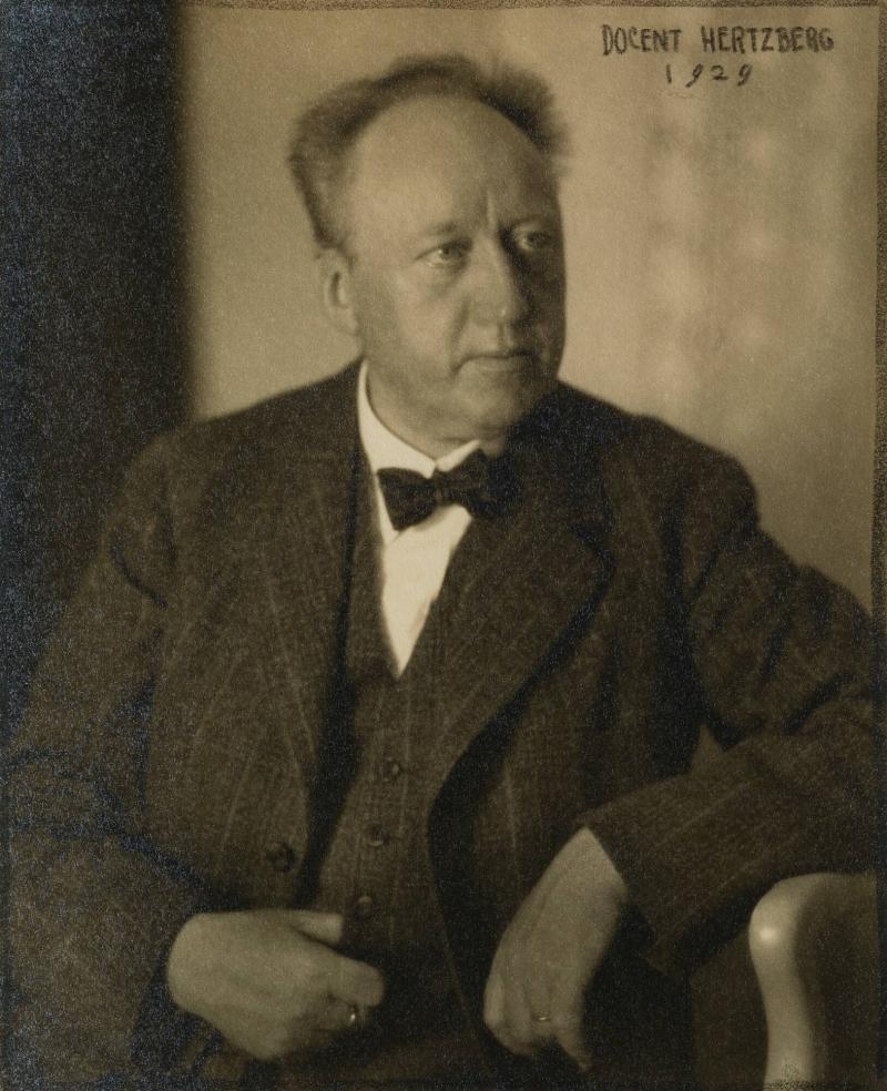 Docent Hertzberg