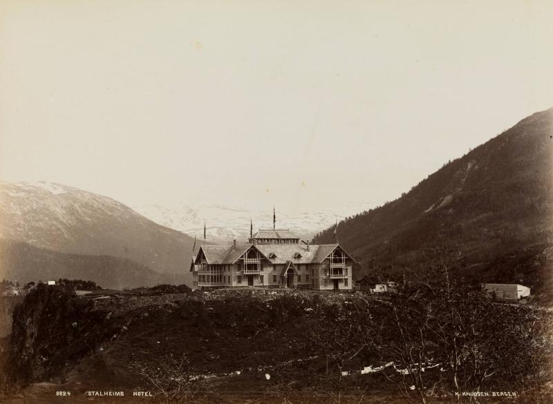 8824. Stalheims Hotel