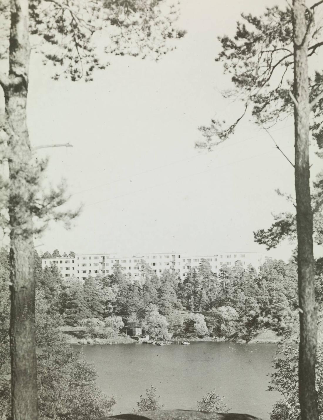 H. S. B. The outside of a co-operative dwellingcomplex for workmen families at Kungsholmen, the west part of Stockholm