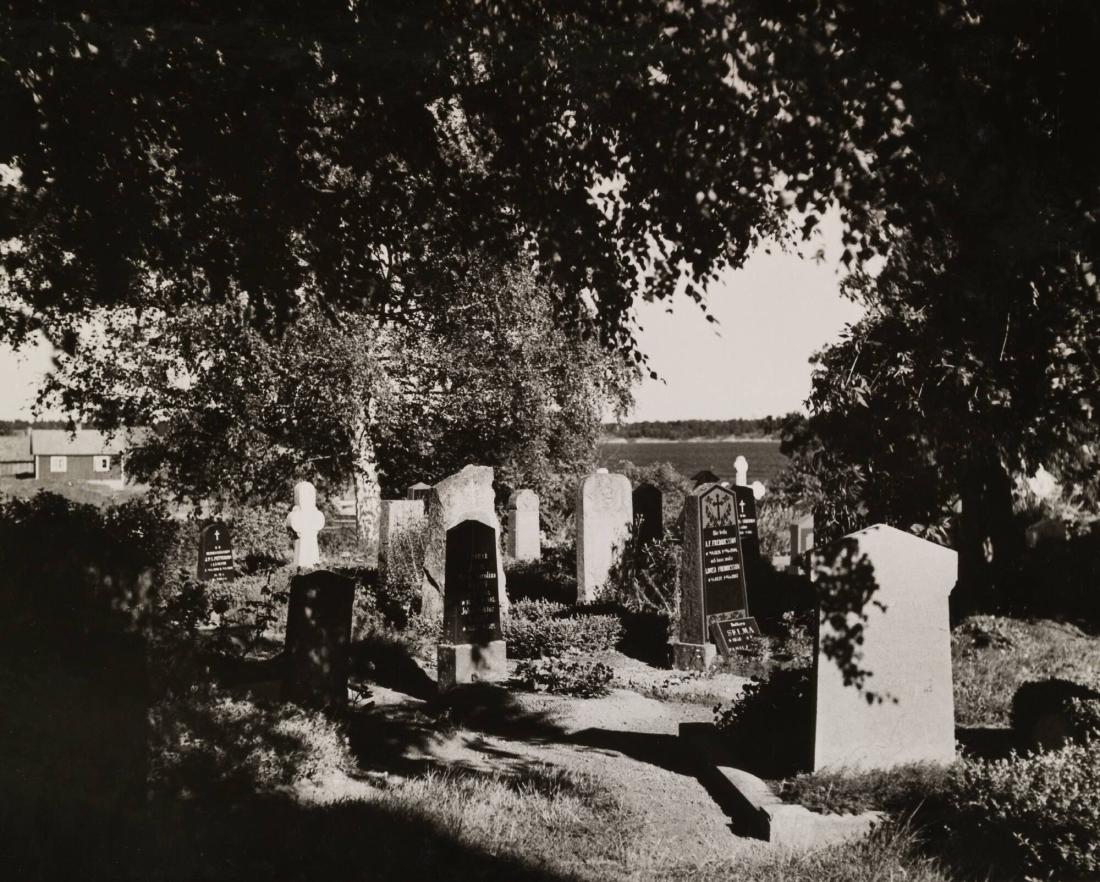 Möja, kyrkogården