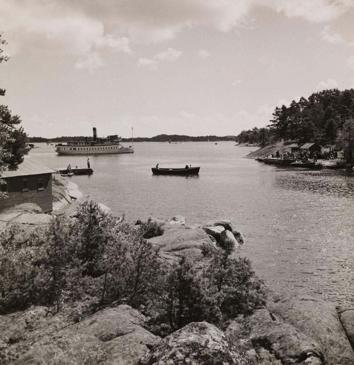 Waxholmsbåt vid Södermöja. Stockholms skärgård