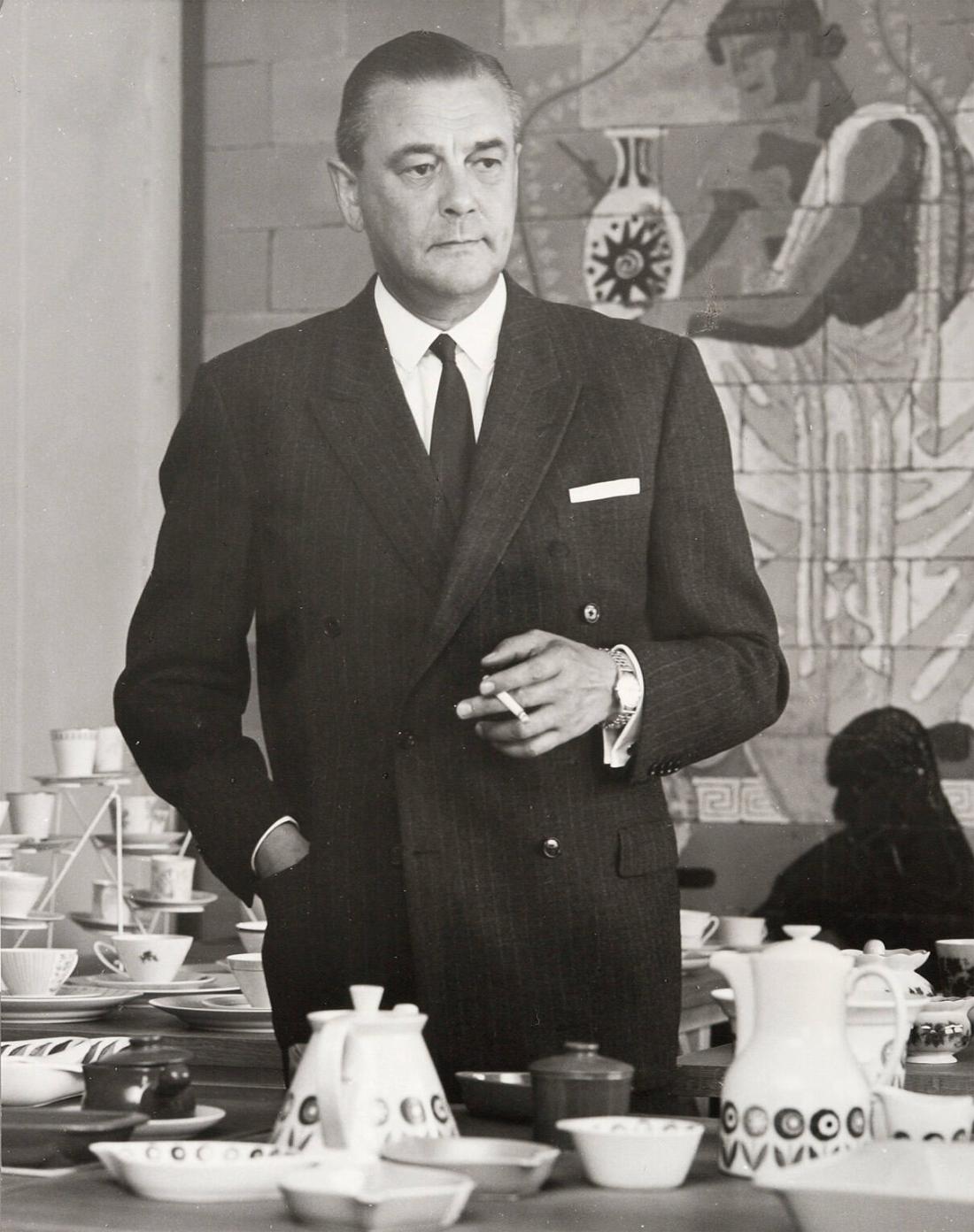 Dir. Åke Roos