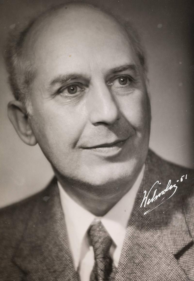 Professor Helmer Bäckström