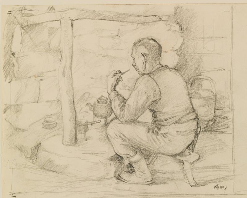 Interör med man framför härd (skogsarbetare?)