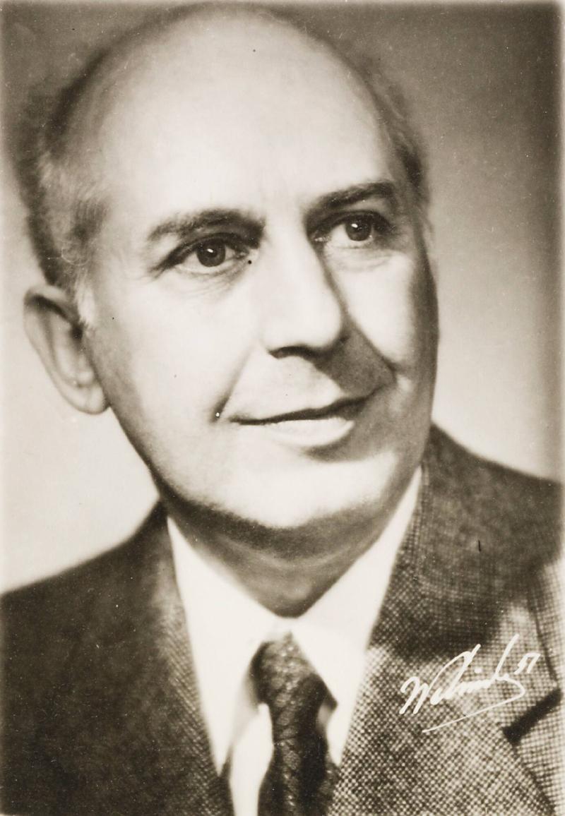 Professor Helmer Bäckström