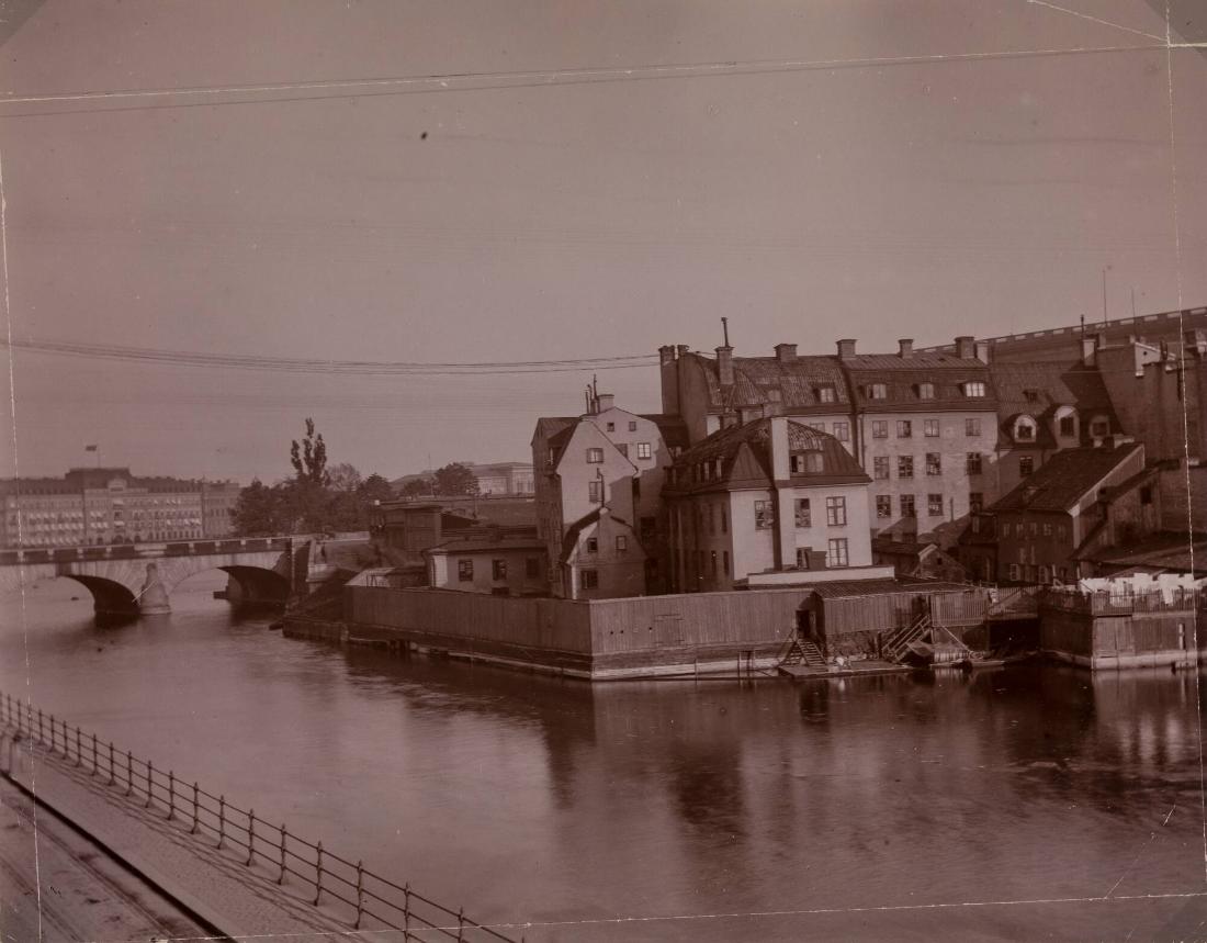 Norrbro och Helgeandsholmen från Strömgatan