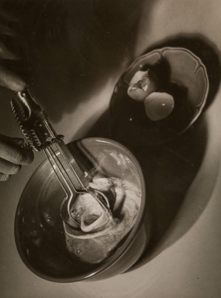 Instantaneous Photograph of an Egg Beater in Action