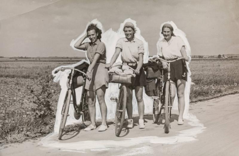 Flickar på cykeltur