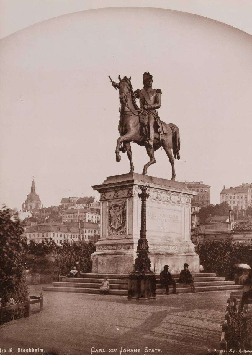 Carl XIV Johans staty