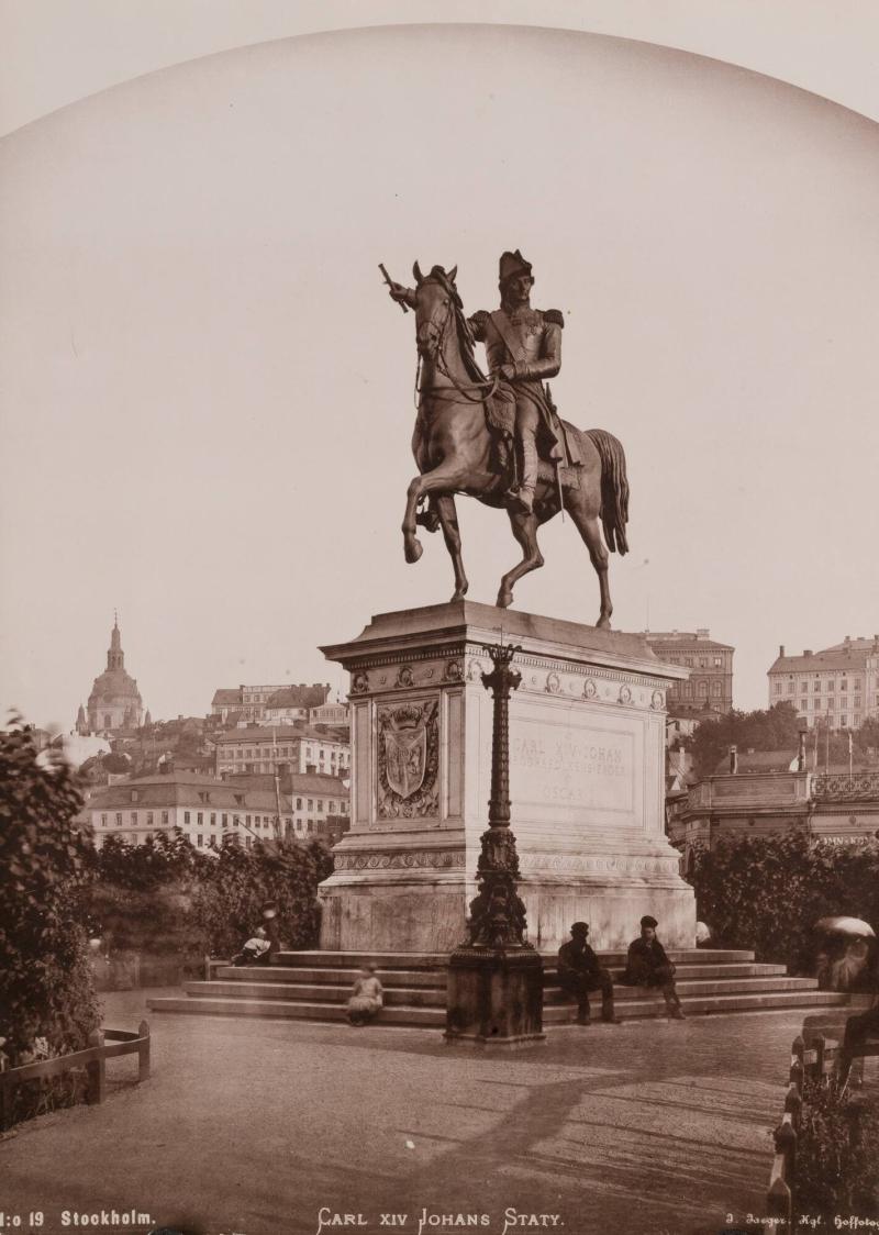 Carl XIV Johans staty