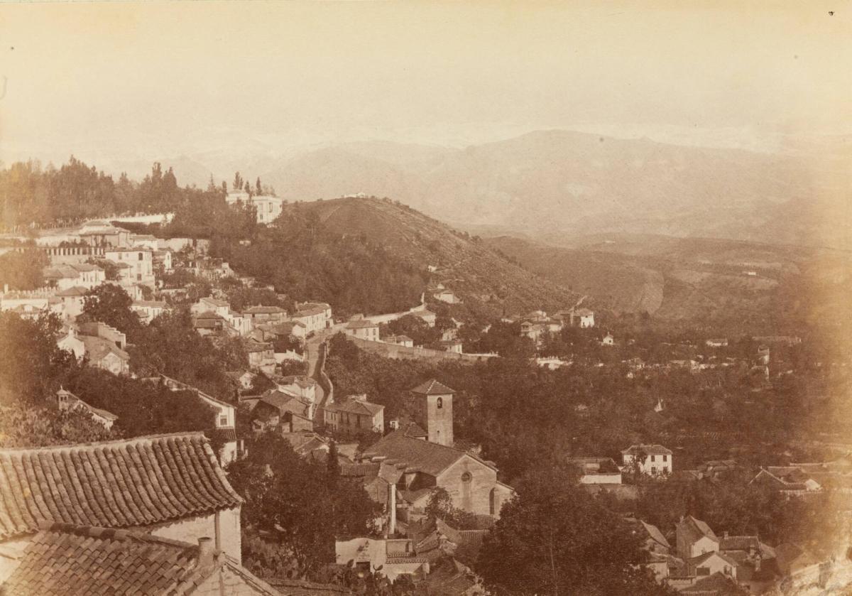 Alhambraberget med Sierra Nevada