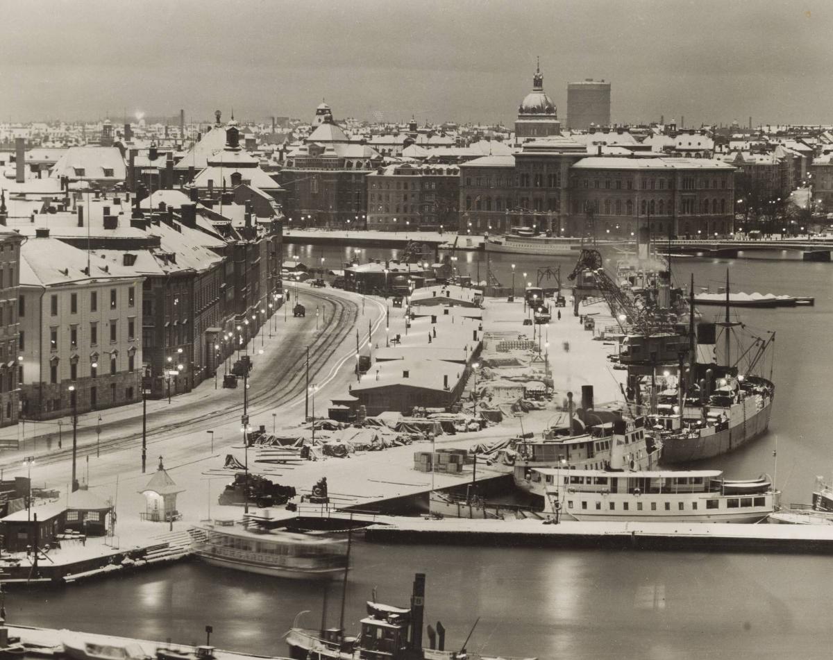 Vinterskymning, Skeppsbron