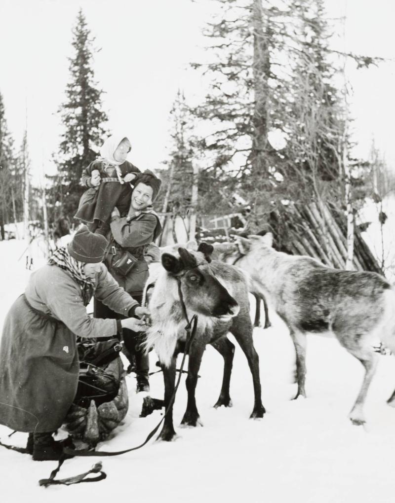 Elsa, Elle Kari och Anna Riwkin