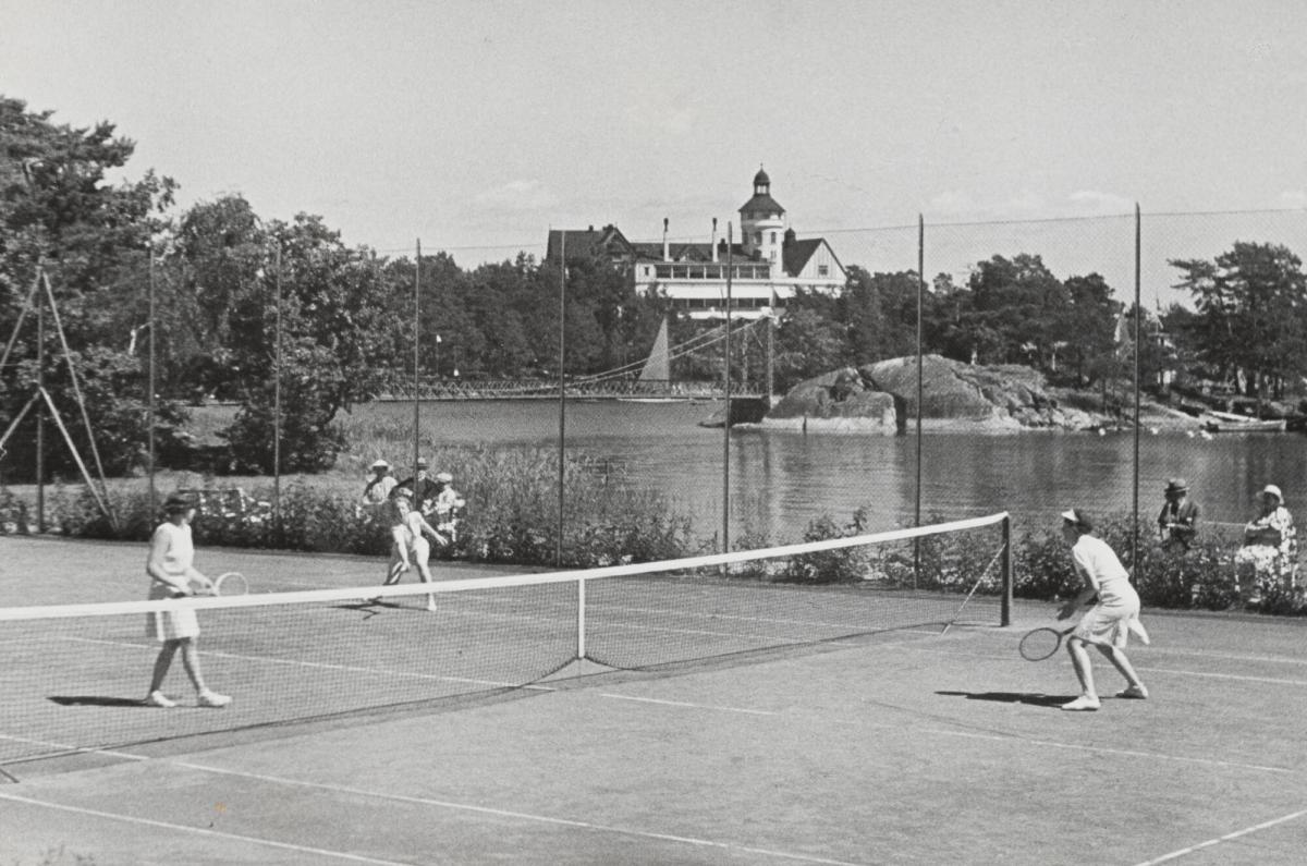 Tennis vid Grand Hotell, Saltsjöbaden