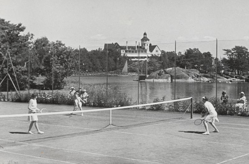 Tennis vid Grand Hotell, Saltsjöbaden