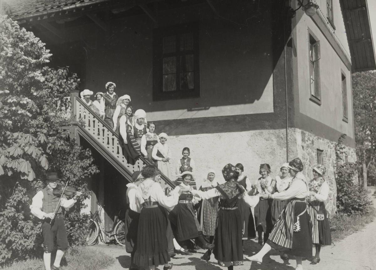 Folkdans vid Nääs Folkhögskola, Västergötland