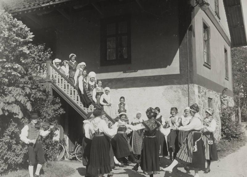 Folkdans vid Nääs Folkhögskola, Västergötland