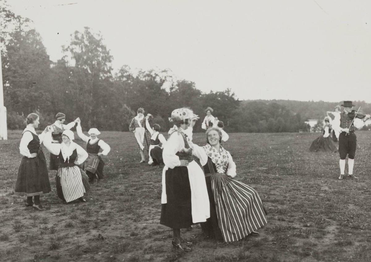 Folkdans vid Nääs Folkhögskola, Västergötland