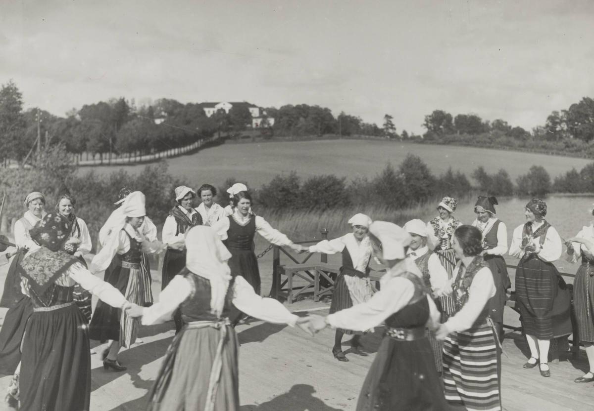 Folkdans vid Nääs Folkhögskola, Västergötland