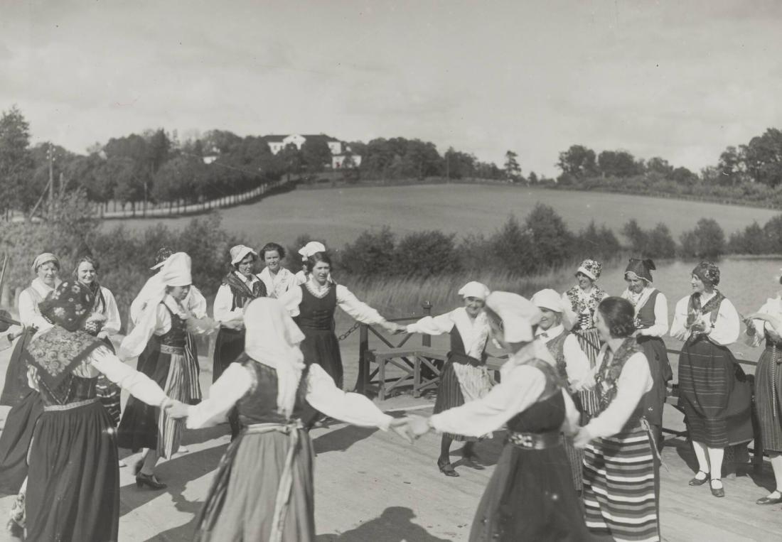 Folkdans vid Nääs Folkhögskola, Västergötland