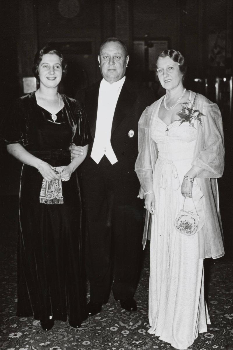 Emil Janning med fru och dotter på Grand vid  Svensk-Tyska föreningens sammankomst