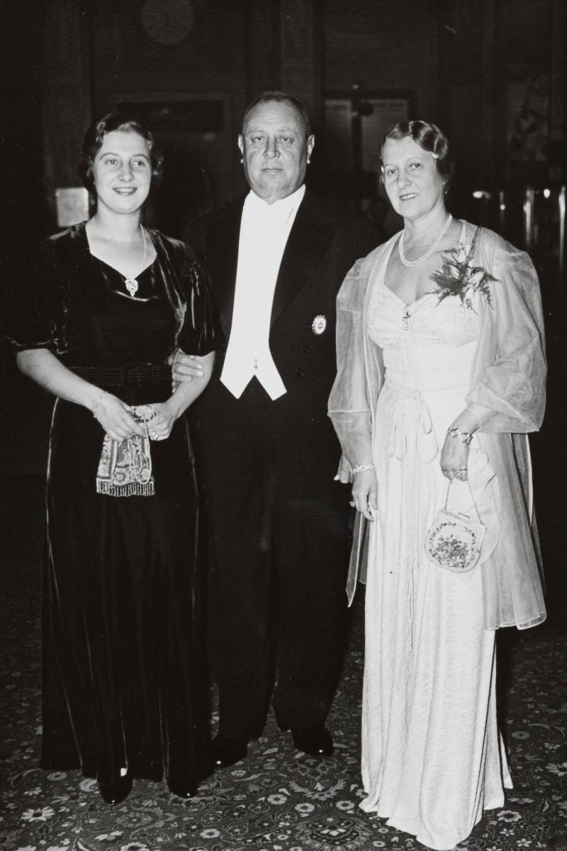 Emil Janning med fru och dotter på Grand vid  Svensk-Tyska föreningens sammankomst