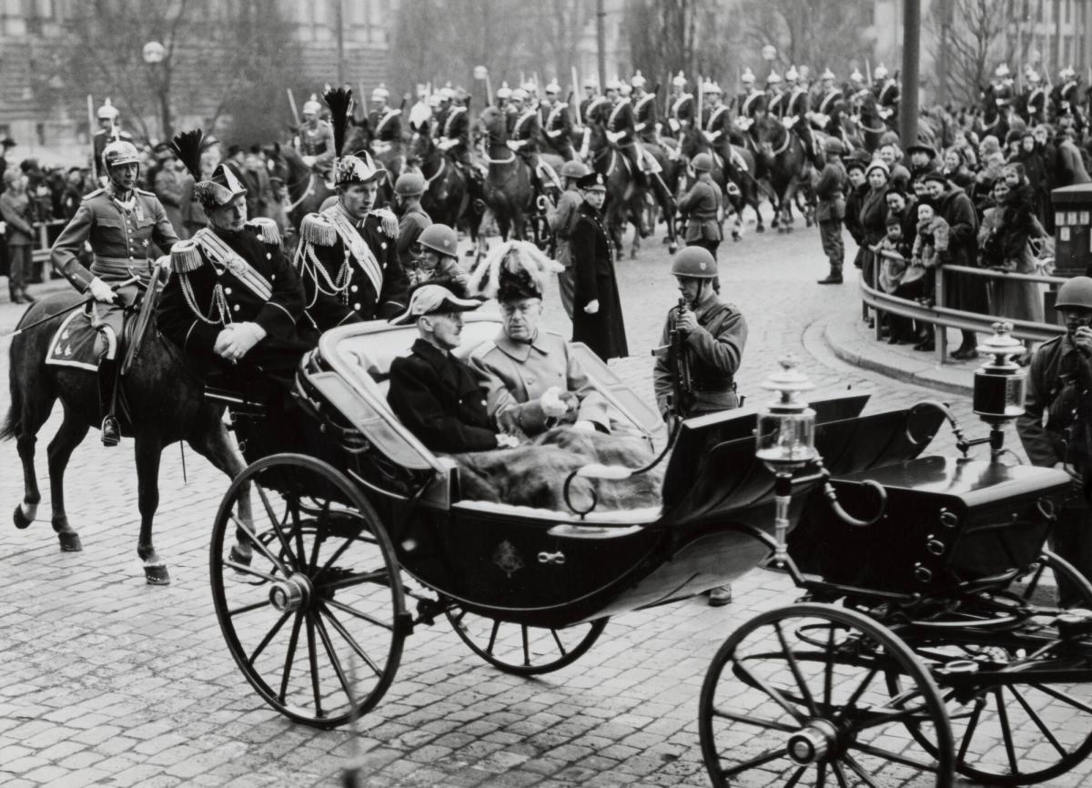 Kung Haakon anländer till Stockholm