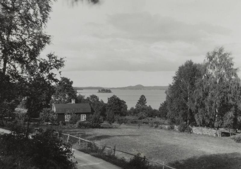 Västergötland: Utsikt över sjön Anten från Arelid