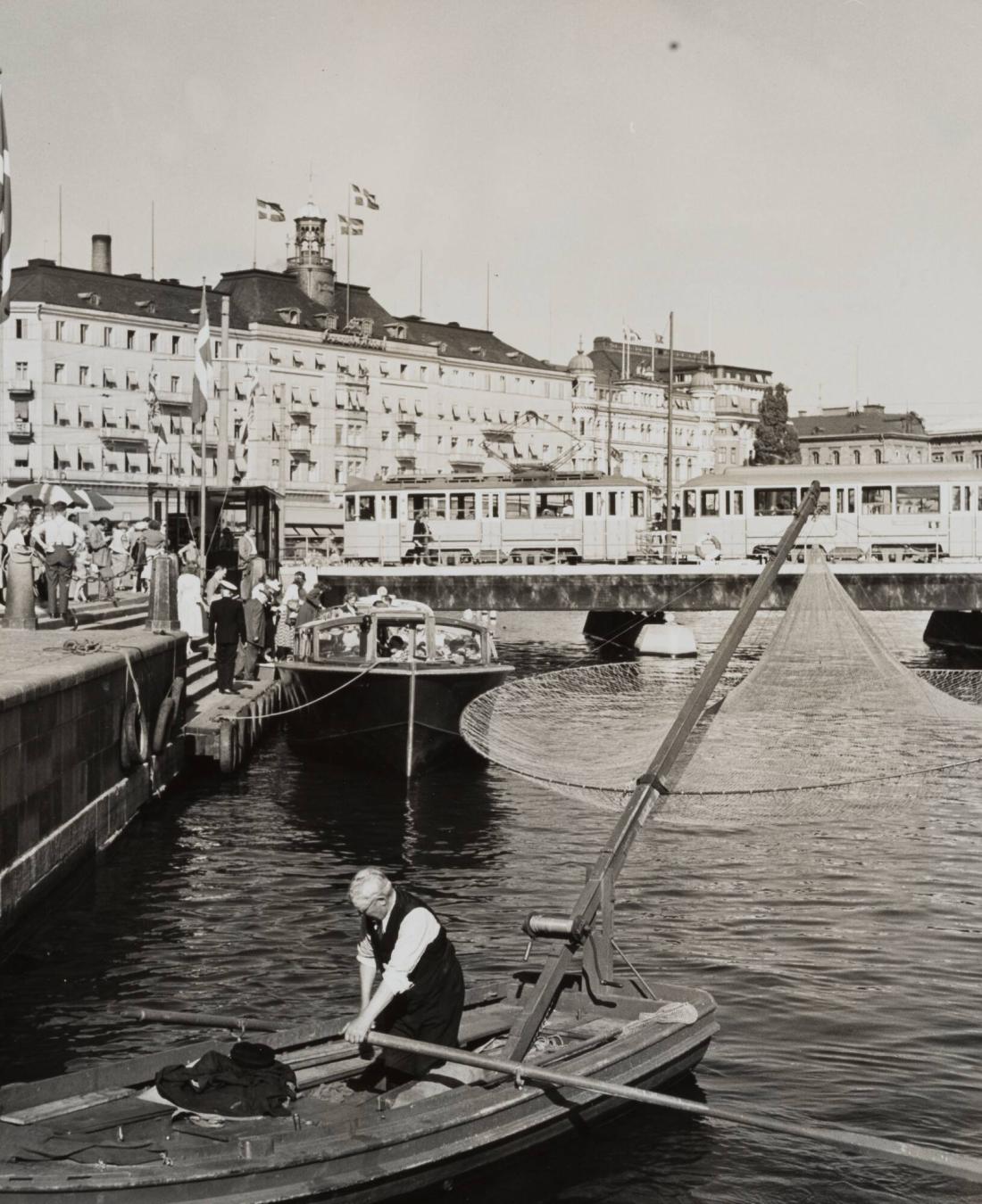 Stockholm: Sightseeing-turer med motorbåt under stadens broar äro mycket populära